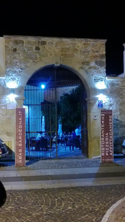 Abas Ristorante Pizzeria Affittacamere Ales Kültér fotó