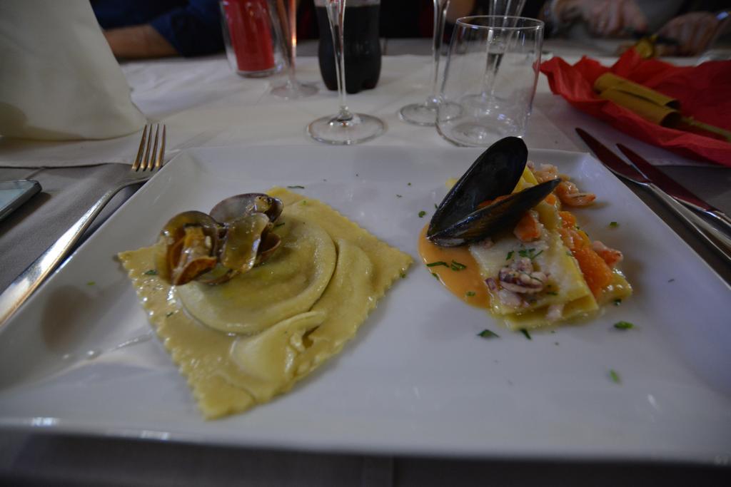 Abas Ristorante Pizzeria Affittacamere Ales Kültér fotó