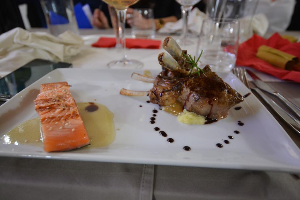 Abas Ristorante Pizzeria Affittacamere Ales Kültér fotó