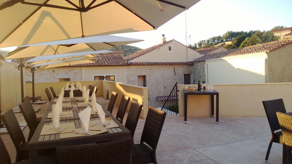 Abas Ristorante Pizzeria Affittacamere Ales Kültér fotó