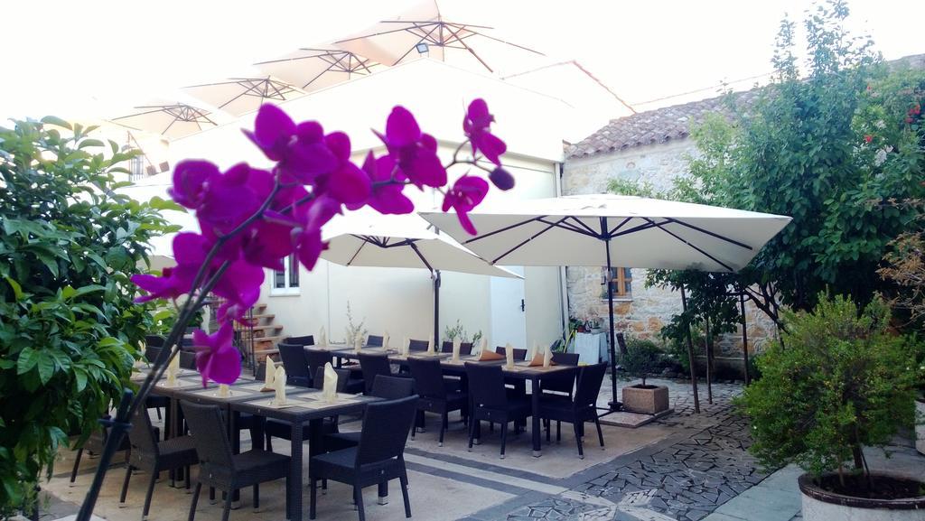 Abas Ristorante Pizzeria Affittacamere Ales Kültér fotó
