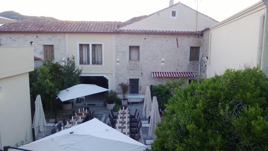Abas Ristorante Pizzeria Affittacamere Ales Kültér fotó
